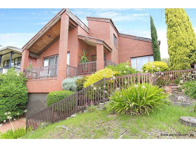 29 Moorna Drive, Airport West VIC 3042