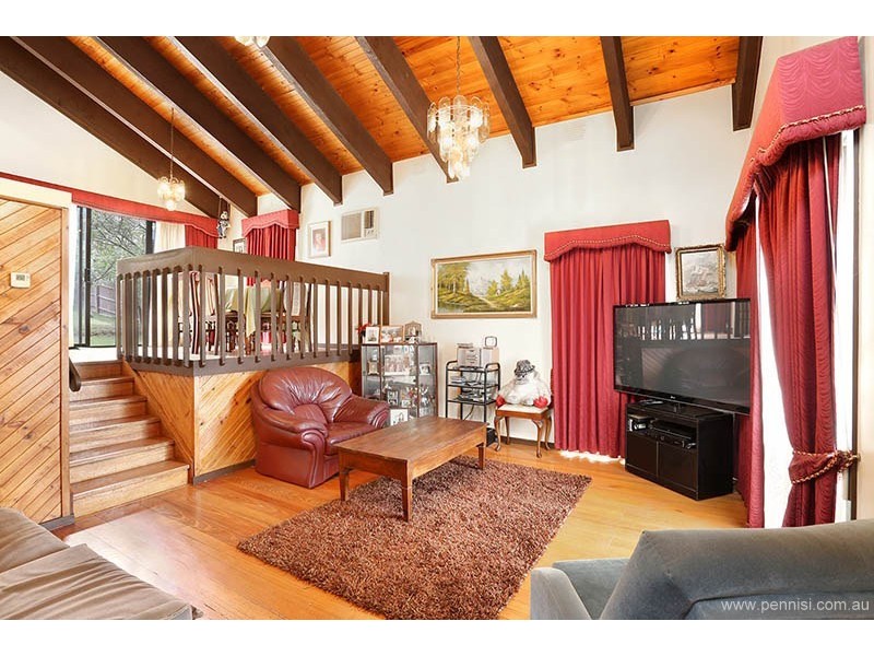 29 Moorna Drive, Airport West VIC 3042