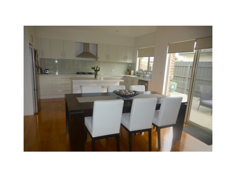 31 Watt Avenue, Oak Park VIC 3046