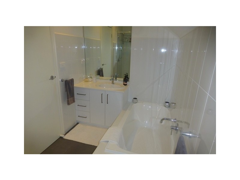 31 Watt Avenue, Oak Park VIC 3046