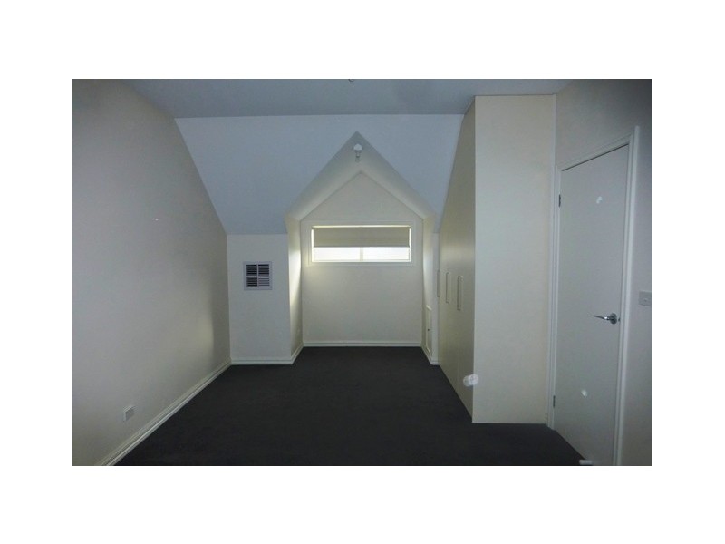 31 Watt Avenue, Oak Park VIC 3046