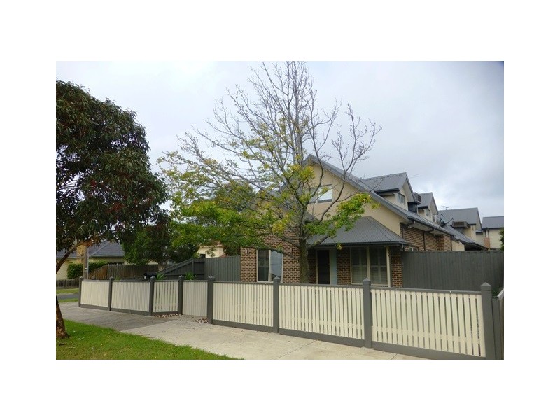 31 Watt Avenue, Oak Park VIC 3046