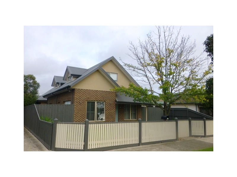 31 Watt Avenue, Oak Park VIC 3046