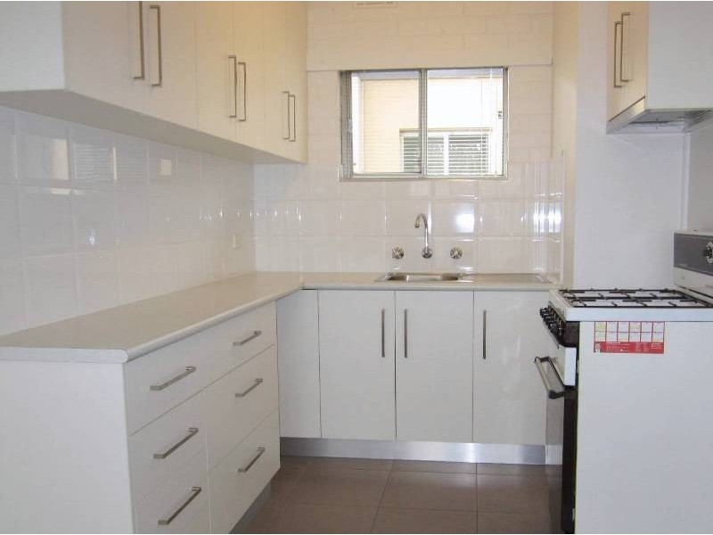 12/2 St.Kinnord Street,, Essendon VIC 3040