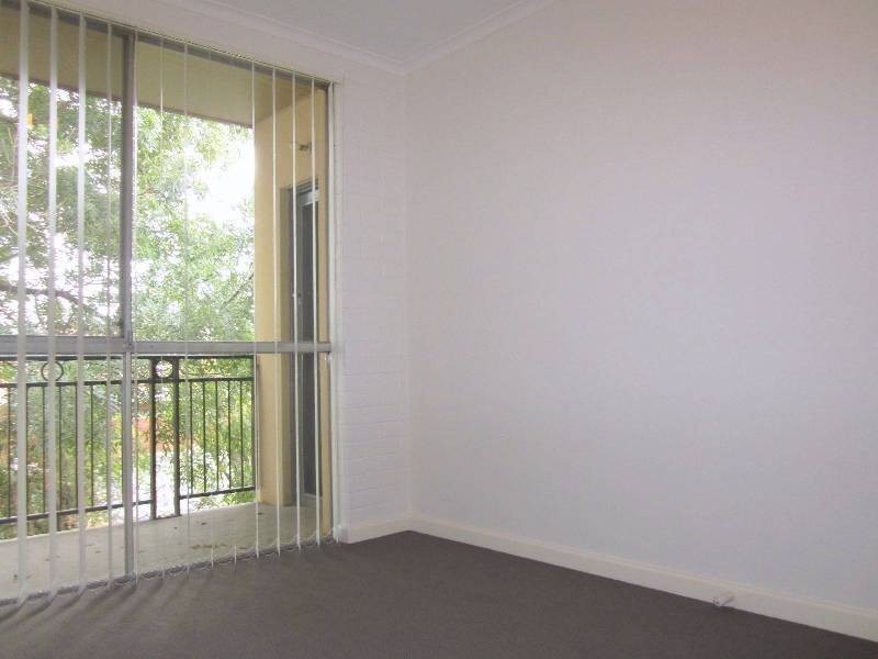 12/2 St.Kinnord Street,, Essendon VIC 3040