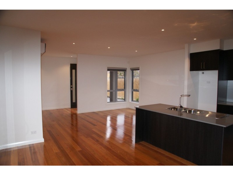 3/74 McIntosh Street, Airport West VIC 3042