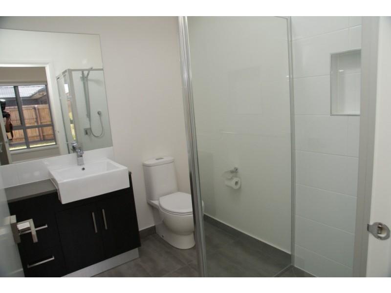 3/74 McIntosh Street, Airport West VIC 3042