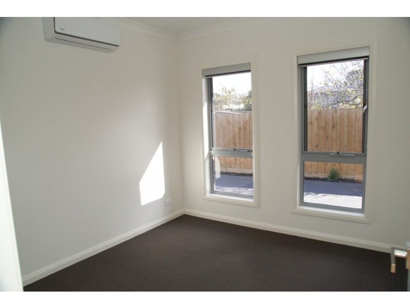 3/74 McIntosh Street, Airport West VIC 3042