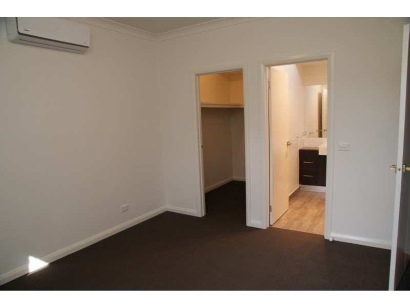 3/74 McIntosh Street, Airport West VIC 3042