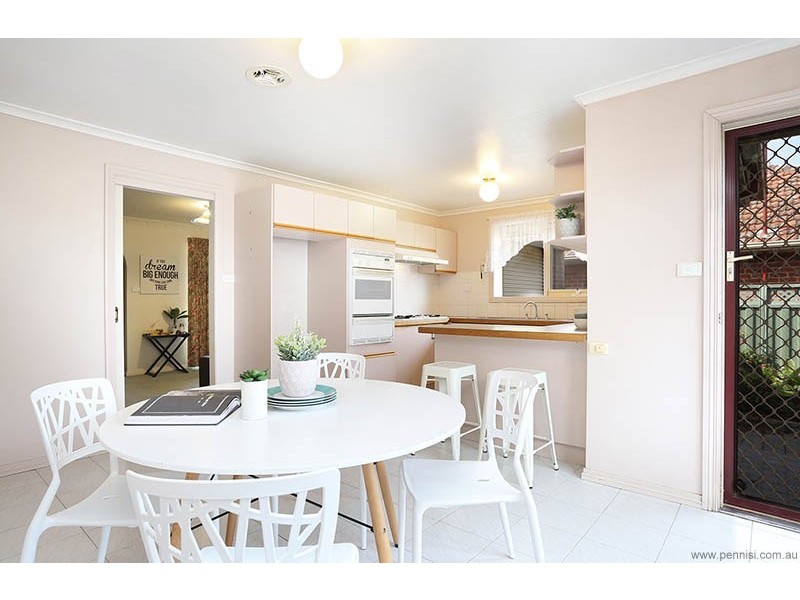 33 Lind Street, Strathmore VIC 3041