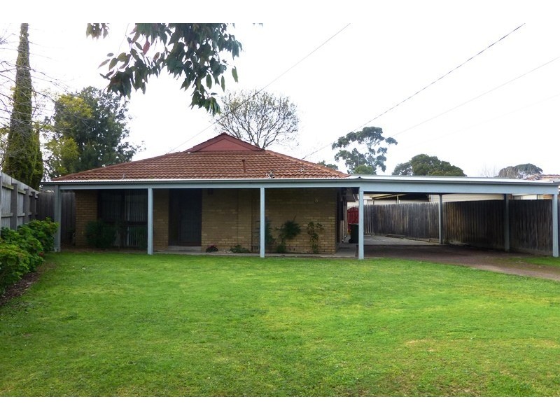 8 Marmal Court, Tullamarine VIC 3043