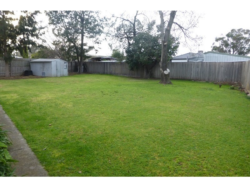 8 Marmal Court, Tullamarine VIC 3043