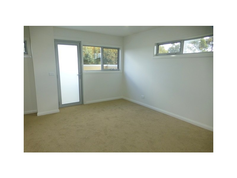 2/23 Gordon Court, Glenroy VIC 3046