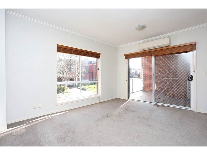 9/2 Newmarket Way, Flemington VIC 3031