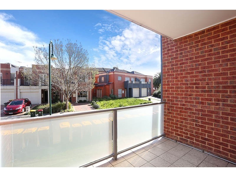 9/2 Newmarket Way, Flemington VIC 3031