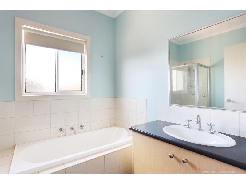 31 Balerno Circle, Gowanbrae VIC 3043