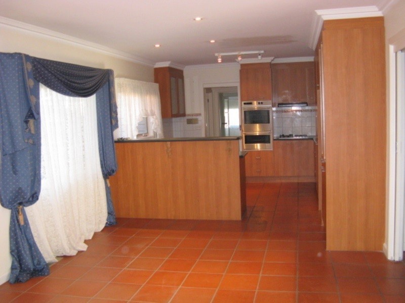 3 Grandview Avenue, Pascoe Vale South VIC 3044