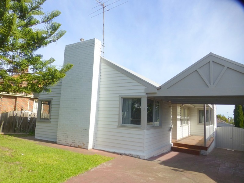 3 Grandview Avenue, Pascoe Vale South VIC 3044