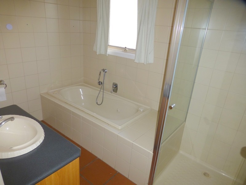 3 Grandview Avenue, Pascoe Vale South VIC 3044