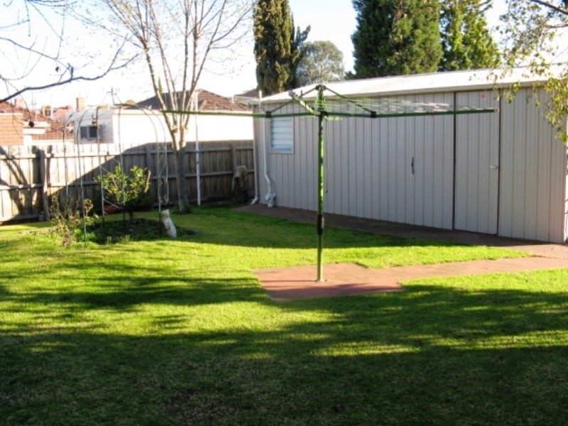 3 Grandview Avenue, Pascoe Vale South VIC 3044