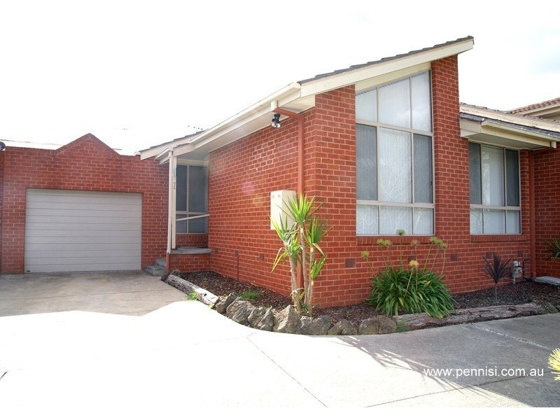 2/1 Sylvester Street, Oak Park VIC 3046