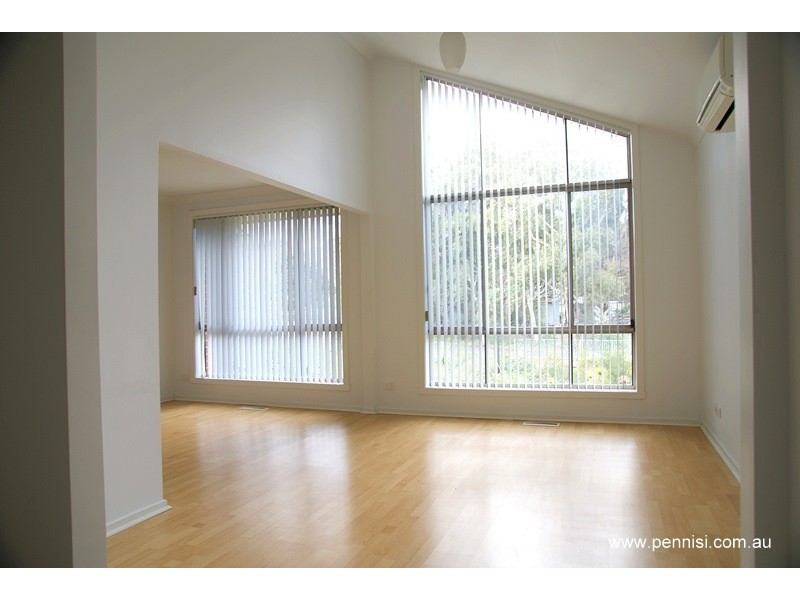 2/1 Sylvester Street, Oak Park VIC 3046