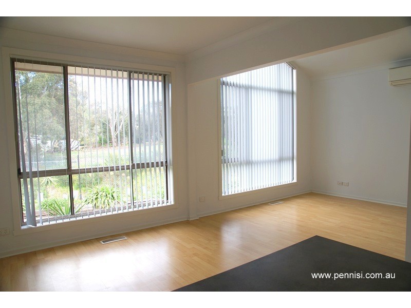 2/1 Sylvester Street, Oak Park VIC 3046