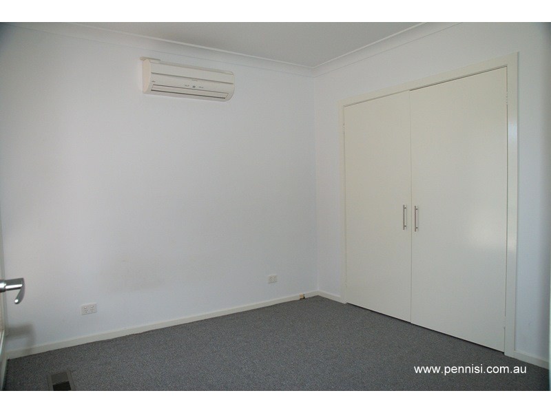 2/1 Sylvester Street, Oak Park VIC 3046