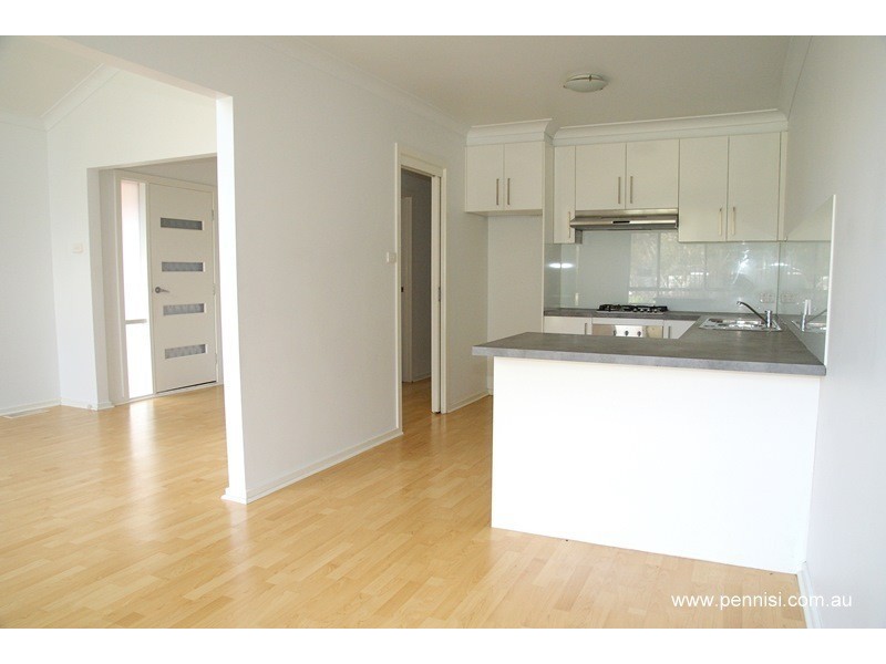 2/1 Sylvester Street, Oak Park VIC 3046