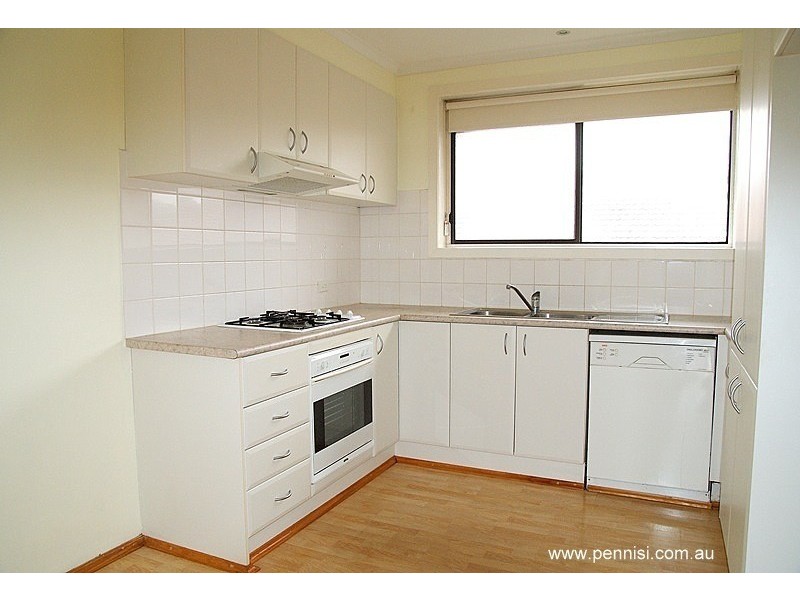 5/4 Balmoral Street, Essendon VIC 3040