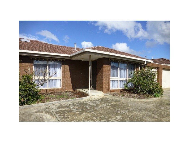 2/7 McCulloch Street, Essendon VIC 3040