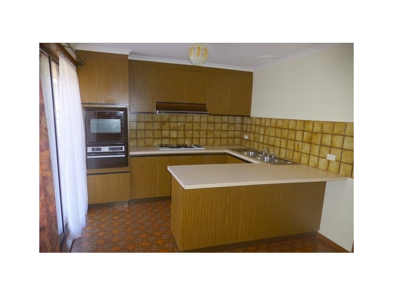 2/7 McCulloch Street, Essendon VIC 3040