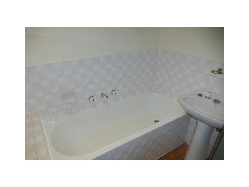 2/7 McCulloch Street, Essendon VIC 3040