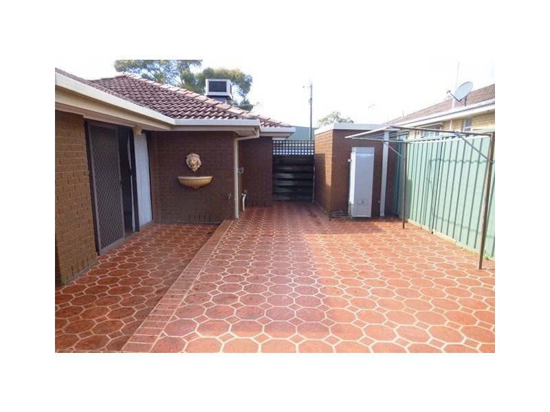 2/7 McCulloch Street, Essendon VIC 3040