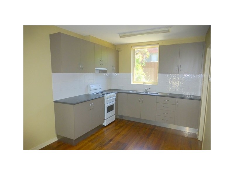 4/10 Tweedside Street, Essendon VIC 3040