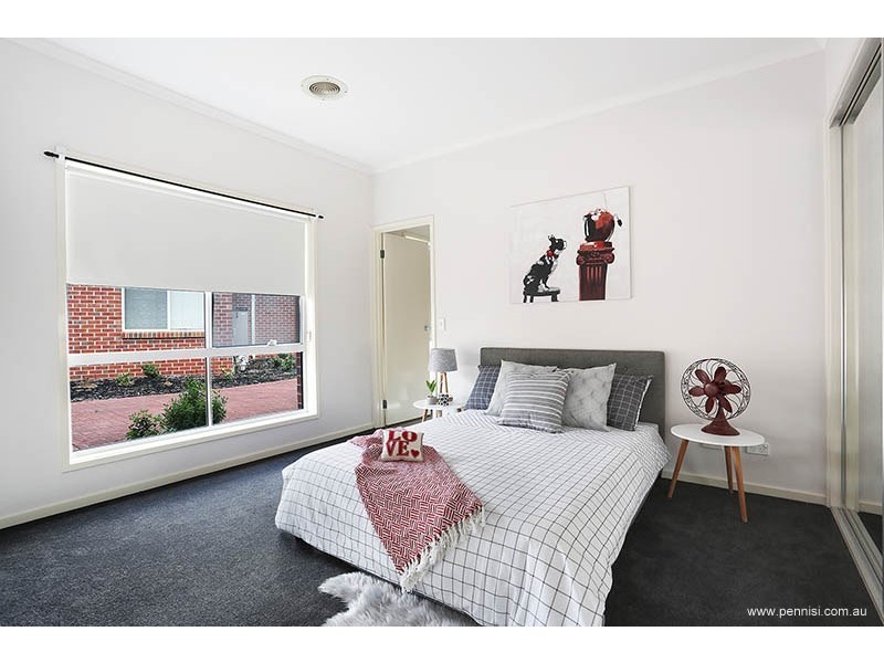 28 Balerno Circle, Gowanbrae VIC 3043