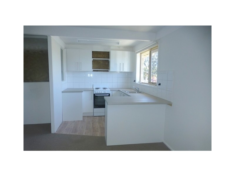 2/114 Hoffmans Street, Niddrie VIC 3042