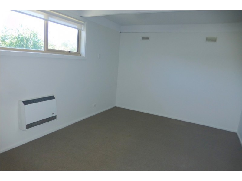 2/114 Hoffmans Street, Niddrie VIC 3042