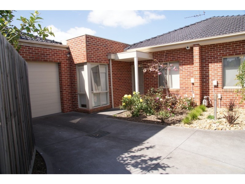 2/51 North Street, Airport West VIC 3042