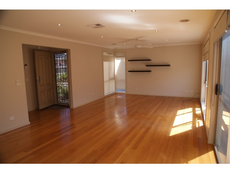 2/51 North Street, Airport West VIC 3042