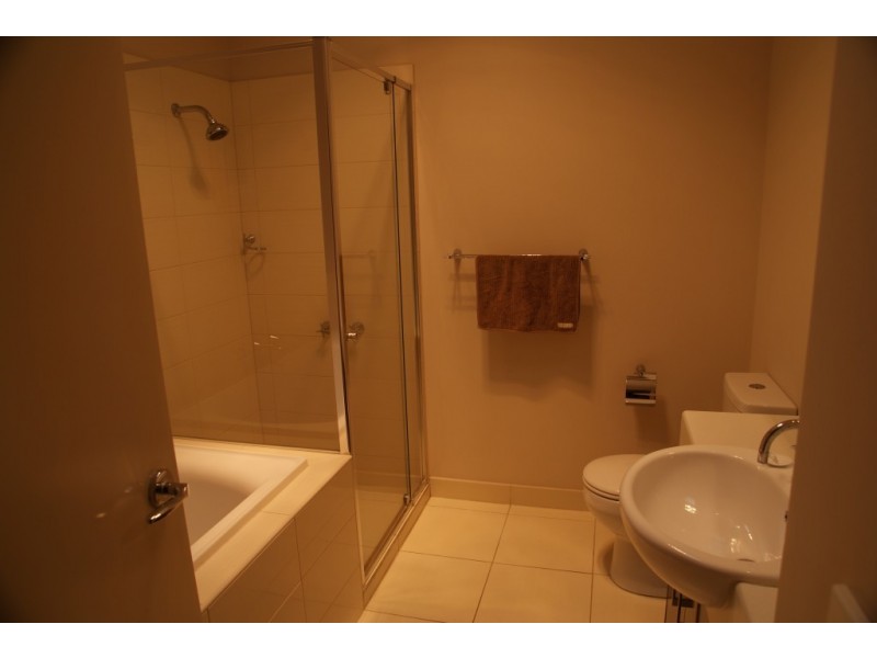 2/51 North Street, Airport West VIC 3042