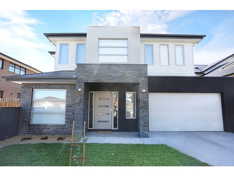 1/17 Roberts Street, Essendon VIC 3040