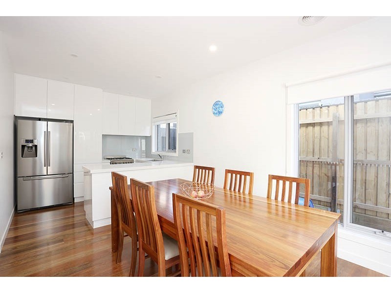 1/17 Roberts Street, Essendon VIC 3040