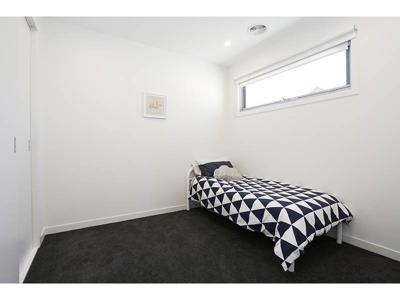 1/17 Roberts Street, Essendon VIC 3040