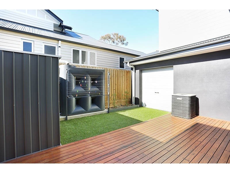 1/17 Roberts Street, Essendon VIC 3040