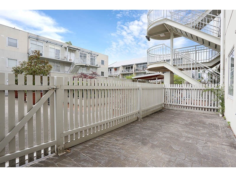 1/1068 Lygon Street, Carlton North VIC 3054