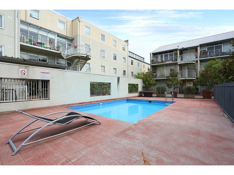 1/1068 Lygon Street, Carlton North VIC 3054