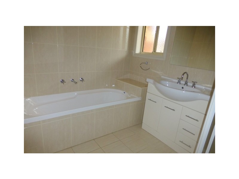 18 Hotham Road, Niddrie VIC 3042