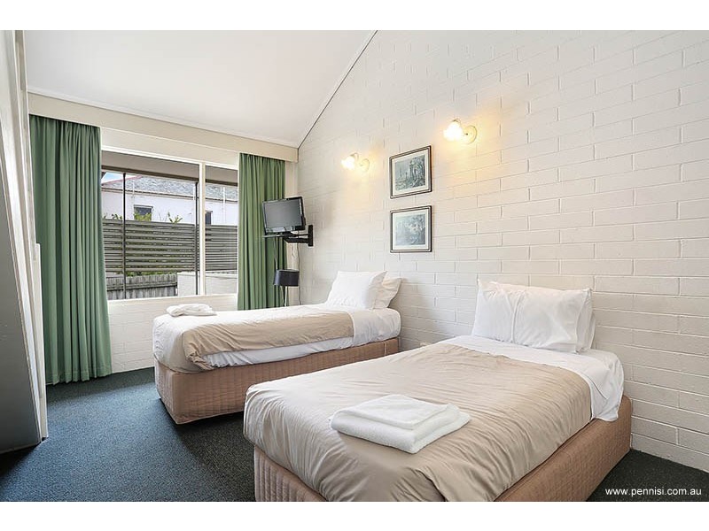 9/992 Mount Alexander Road, Essendon VIC 3040