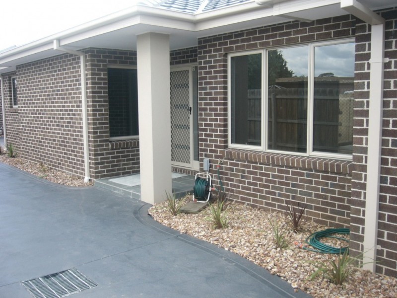 2/54 McIntosh Street, Airport West VIC 3042